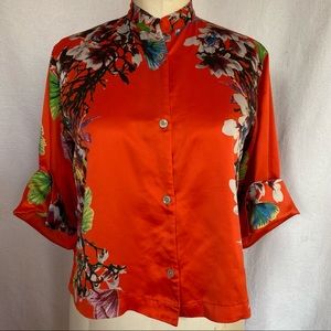 Natori M/L red print kimono sleeve top.